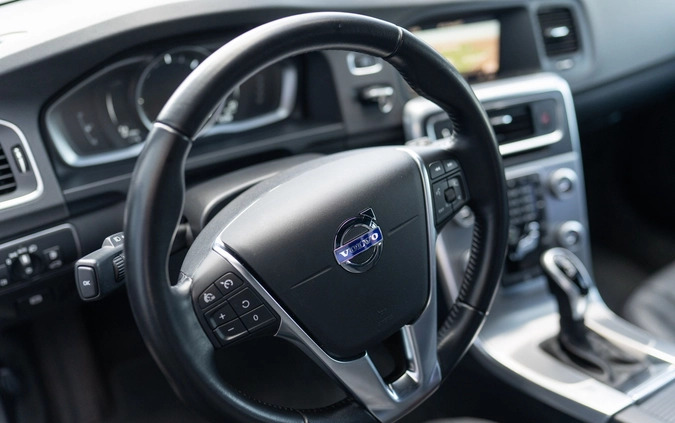 Volvo V60 cena 65900 przebieg: 183000, rok produkcji 2017 z Płock małe 497